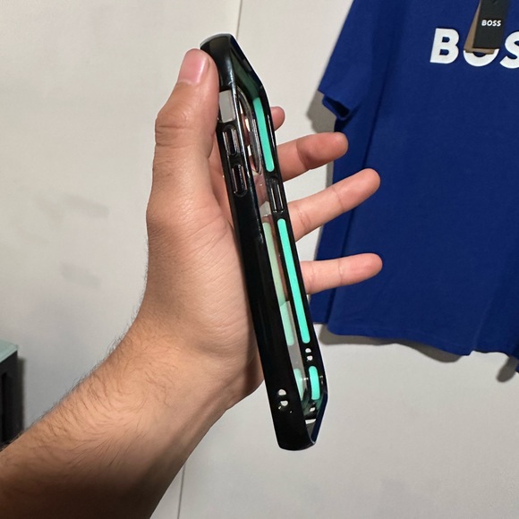 Mous iPhone 14 pro max clear case - Picture 6 of 7